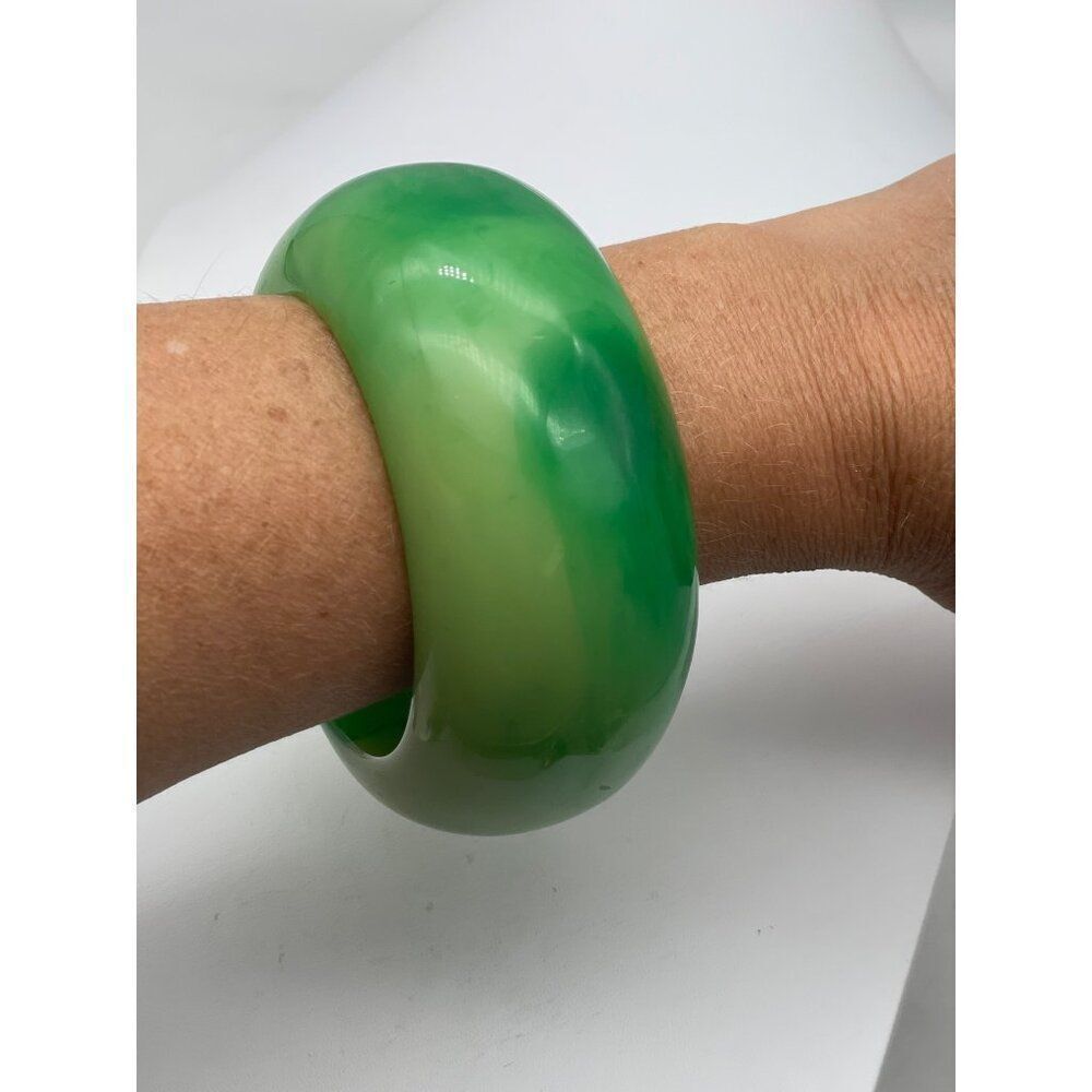 Kenneth Lane Green Marbled Lucite Bangle Bracelet Chunky Heavy Signed